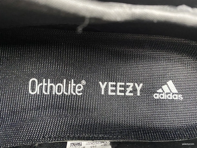 H68032 400 ADIDAS YEEZY 0827